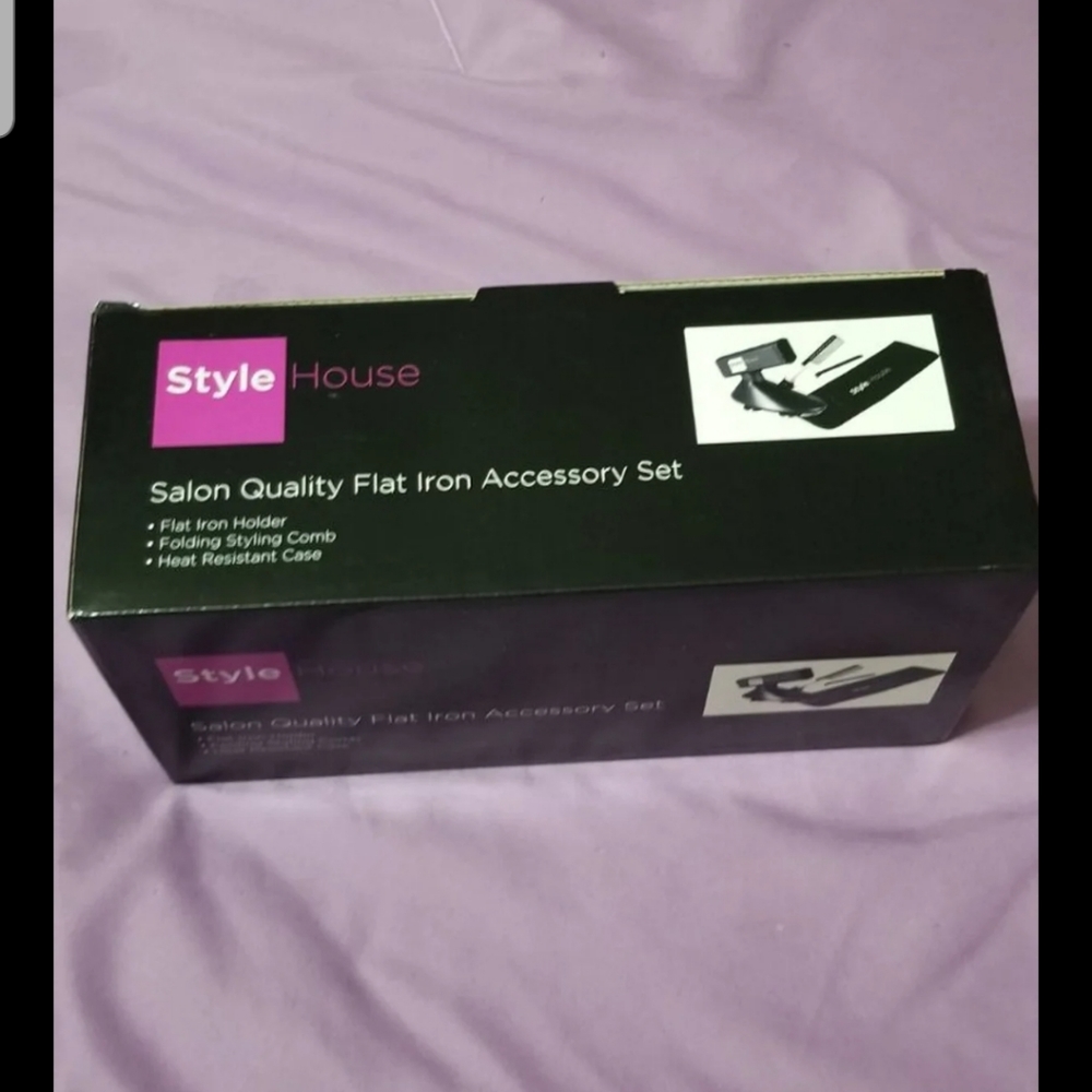 Style House Flat Iron Accessory Set
